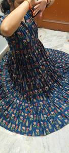 ชุดเดรสแม็กซี่ผ้าฝ้ายทำมือจากอินเดีย พิมพ์ลายดอกไม้ ระบายอากาศได้ดี เป็นมิตรกับสิ่งแวดล้อม ซักได้ ทันสมัย สำหรับผู้หญิง  แบบสั่งตัดได้  ชุดเจ้าสาว - Product Image 3