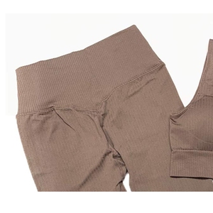 Conjunto de Yoga para Mujer, Moderno y Cómodo, de 2 Piezas, Sujetador Deportivo Comprimido y Pantalones Cortos, Transpirable, Color Sólido, Ropa Deportiva para Adultos - Product Image 3