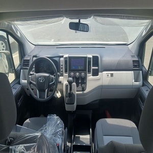 Toyota Hiace 2023 con Título Limpio, la Furgoneta Turbo de Mayor Venta, Paquete Completo con Volante a la Izquierda, Interior de Cuero y Tracción Trasera - Product Image 4