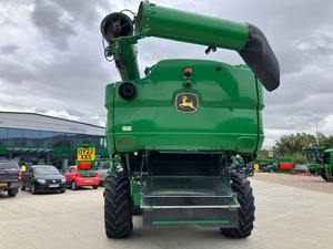 Achetez une moissonneuse-batteuse John Deere S790 d'occasion de qualité à vendre, livraison rapide - Product Image 3