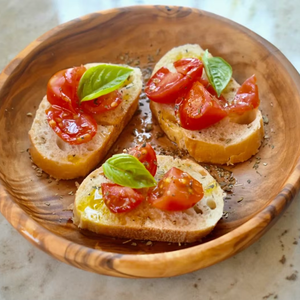 Assiette en bois Plat en bois naturel durable pour cuisine à manger et servir par artisanat en croissant - Product Image 1