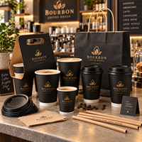 Ensemble d'emballages personnalisés AT PACK pour café avec logo : gobelets, sacs en papier, boîtes alimentaires, pailles et fournitures à emporter pour l'image de marque des restaurants