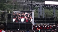 Pantalla LED de alquiler para exteriores de gran tamaño, alta frecuencia de actualización de 3840Hz, video wall LED a todo color para transmisiones en vivo de eventos deportivos al aire libre.