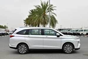 2024 V.el O.z 1.5L 5 Plazas Automático Volante a la Izquierda Asientos de Cuero Gasolina Sin Accidentes Listo para Conducir - Product Image 4