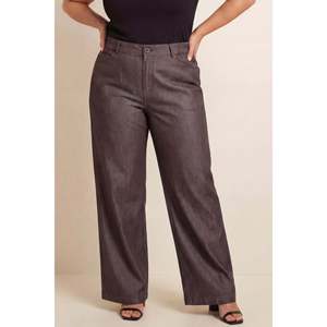 Pantalon en tissu grande taille pour femme avec ceinture élastique et aspect denim, marron - Product Image 1