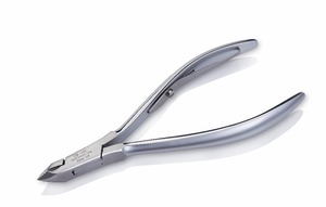 NGHIA OMI Professional CB-101 Pince à cuticules Haut de gamme en acier inoxydable de luxe gris Ensemble de pédicure et de manucure - Product Image 5