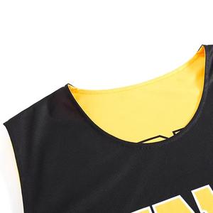 Ensemble d'uniformes de basket-ball personnalisables pour jeunes Kit d'été respirant avec options de nom d'équipe pour sublimation - Product Image 3
