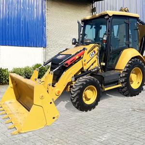 Bomba hidráulica KYB para retroexcavadora 420D 4x4 de bajo kilometraje, compatible con cargadoras frontales mini 420E/420F, para motor de 60KW de potencia y alta eficiencia. - Product Image 3