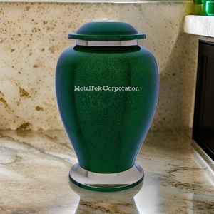 Urna de cremación de latón verde esmeralda, banda de peltre, diseño personalizado, venta al por mayor, suministros funerarios, cenizas conmemorativas, tarro de urna de estilo americano - Product Image 1