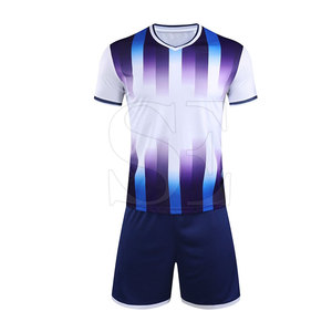 Ensemble de football de club de polyester 100% de haute qualité conçu sur mesure usine d'impression par sublimation uniforme en gros pour les équipes pakistanaises - Product Image 1