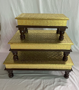 Juego de 3 chowkis/bajots de madera hechos a mano con latón puro y madera natural para regalo, boda, decoración del hogar. - Product Image 3