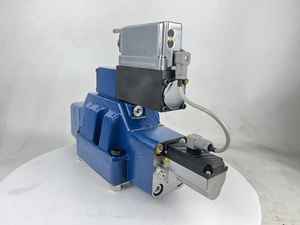 Válvula Hidráulica 0811404452 4WRLE 25 WZ350SJ-3X/G24EK0/A1M-561 0811404250 4WRLE - Product Image 3