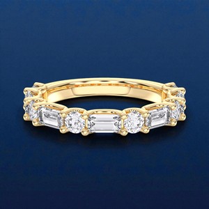 Bague de mariage demi-éternité en or massif avec diamants de laboratoire taille baguette et taille classique, 1,00 carat, pureté E-F/VVS-VS, sertis à griffes - Product Image 4