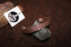 Pulsera de alambre de cobre tejido tradicional y anillo de puño Monitor de presión arterial Acento de diamante para regalo - Product Image 2