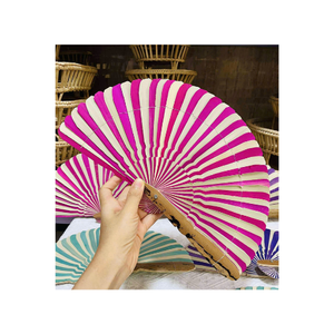 Ventilador de mano de hoja de palma de coco diseñado con tejido de hojas naturales perfecto para decoración de eventos culturales hecho a mano Vietnam - Product Image 2