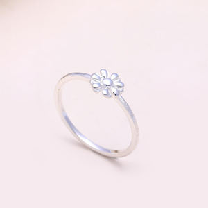 Anillo de flor de compromiso de nuevo diseño clásico, Plata de Ley 925, regalo de aniversario de compromiso minimalista Floral para mujer - Product Image 3