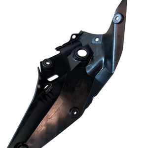 Panneau latéral droit intérieur en plastique d'origine pour KTM Duke 125 - Product Image 3