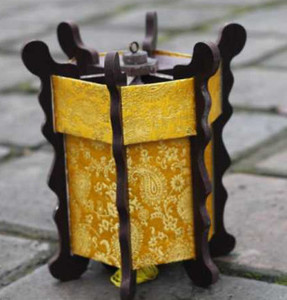 โคมไฟไม้ออกแบบได้ตามต้องการโคมไฟผ้าไหมสไตล์เวียดนามแบบแขวนกลางแจ้งโคมไฟสีสันสดใสสำหรับตกแต่งวันหยุด - Product Image 4