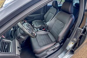 Volkswagen Jetta GLI Autobahn 2012 d'occasion en bon état, boîte manuelle 6 vitesses, turbo 4 cylindres, provenance Texas, non modifiée, sans réserve - Product Image 5