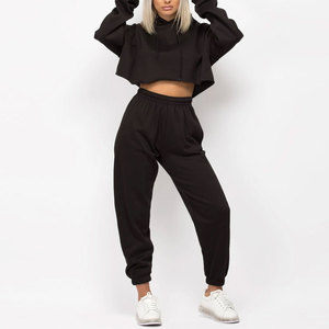 Conjunto de sudaderas cortas para mujer en oferta, hechas con material de alta calidad. - Product Image 5