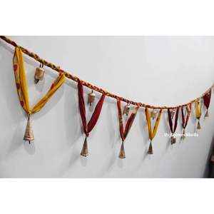 Guirlande de clochettes artisanale de 1,5 mètre sur le thème bohème pour la décoration de fêtes intérieures et extérieures, pour jardin, patio et autres espaces - Product Image 5