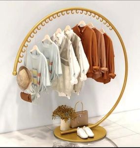 Elegante Perchero de Hierro Cantilever Móvil, Estantes de Hierro Multifunción de 8 Niveles, Montaje en Pared, Portátil para el Hogar, Tienda, Ropa y Bolsos - Product Image 1