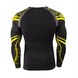 Rash Guard adapté à votre régime de fitness actif - Product Image 2