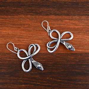 Los Mejores Pendientes de Serpiente Góticos de Latón para Mujer, Joyería con Acabado Plateado Oxidado, Dije de Cruz Infinita Estilo Boho, Venta al por Mayor/OEM/ODM - Product Image 2