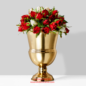 Florero Decorativo de Metal Dorado con Flores en Relieve, Hecho a Mano, para Decoración de Centros de Mesa de Boda - Product Image 5