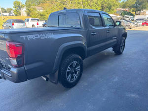 Usado 2018 T * oyota Tacoma TRD SUV - Product Image 2