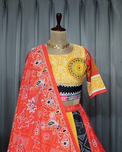Les plus tendances Flair lourd Lehenga Choli Print Lehenga Choli Broderie exclusive Travail traditionnel Hiver Tendance - Product Image 5