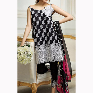 Meilleure vente en gros de robe de soirée d'été pour femmes nouveau design costume en soie de haute qualité cousu/non cousu Options disponibles - Product Image 3
