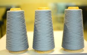 Chất lượng cao 100% <span class=keywords><strong>polyester</strong></span> độ bền cao nhuộm vòng kéo sợi để dệt và đan bán số lượng lớn có sẵn - Product Image 3