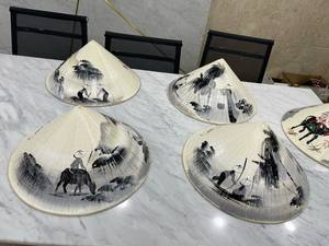 Abrace la cultura vietnamita con nuestro exquisito sombrero cónico Non La: sombrero de paja de Palma de bambú tejido a mano para el sol y el estilo - Product Image 4