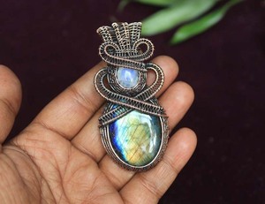 Prix de gros, pendentif en laiton plaqué or, forme de pyramide, fil en malachite, style vintage, ensemble de broches bouddhistes, cadeau de mariage, fait à la main - Product Image 3