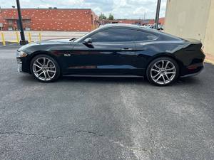 รถ GT Coupe Premium มือสอง สภาพดี เกียร์ธรรมดา 6 สปีด เครื่องยนต์ Coyote V8 - Product Image 3