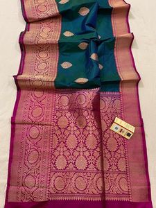 Saris en soie de brocart sur mesure avec des motifs de bordure complexes fabriqués à partir d'idée de soie pure pour la revente par des créateurs de mode - Product Image 2