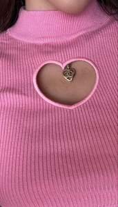 カスタムロゴ女性用リブドロングスリーブトップ & タンクトップスリムフィットニットプルオーバーセクシー中空クロップシャツフロントロゴカジュアルスタイル - Product Image 2