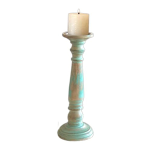 Portavelas de madera hecho a mano con velas de Pilar ¡La decoración del hogar de mesa navideña de oficina más buscada a la venta! - Product Image 1