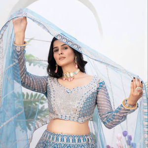 Dernière collection de Lehenga Choli indiens de créateur, longueur ras du sol, silhouette Empire, col en V, respirant, écologique, tenue ethnique de mariée tendance - Product Image 5