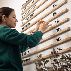 Tablero de Menú para Restaurante y Cafetería, Rieles de Madera Montados en la Pared, Exhibición de Menú en Pared de Roble - Product Image 3