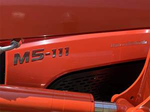 Tracteur agricole Kubota M5-111 4WD diesel légèrement utilisé, livraison rapide en stock - Product Image 4