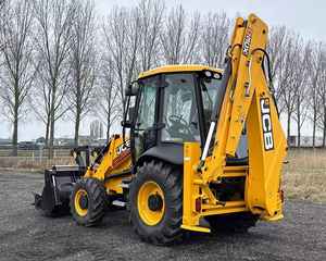Chargeuse-pelleteuse JCB 3CX Sitemaster 4x4, machine de chantier diesel avec chargeur frontal et pelle arrière - Product Image 1