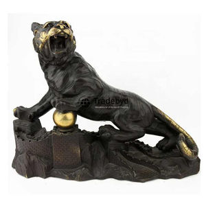 Tradebyd Artistic Metal Casting Sculpture Pièce décorative unique faite à la main pour les intérieurs - Product Image 3