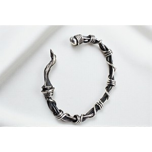 Brazalete de Plata de Ley para Hombre Inspirado en un Toro Majestuoso, 32 Gramos, Hecho a Mano, Grueso, Chapado en Rodio Negro, Vintage, Certificado - Product Image 2