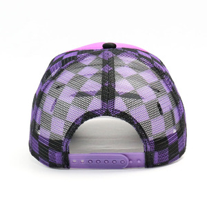 Chapeaux de camionneur vierges de haute qualité 5 panneaux casquette à carreaux personnalisé imprimé maille à carreaux dos mousse Snapback chapeau de camionneur maille - Product Image 3