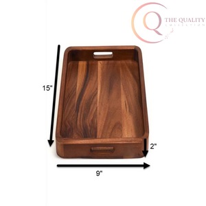 Plateau de service en bois de qualité supérieure avec surface polie, élégant et fonctionnel - Product Image 5