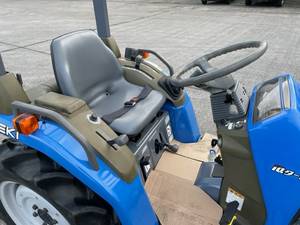 Envío Gratis SIAL TF-173 Tractor Compacto 4x4 de 17 HP, Diésel de 1.0L y 3 Cilindros, 6 Velocidades, Toma de Fuerza 540, Bloqueo de Diferencial y Enganche de 3 Puntos - Product Image 4