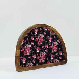 World Craft Impex's Premium Quality Moon Shape Bandeja de madera para servir Platos y platos de plato de madera para servir - Product Image 3