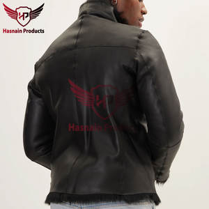 Veste en cuir véritable en peau de mouton réversible de qualité supérieure noire élégante Vêtements d'extérieur polyvalents de haute qualité Style d'hiver Fourrure de confort - Product Image 5